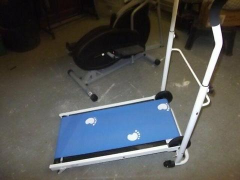 Small maual treadmill